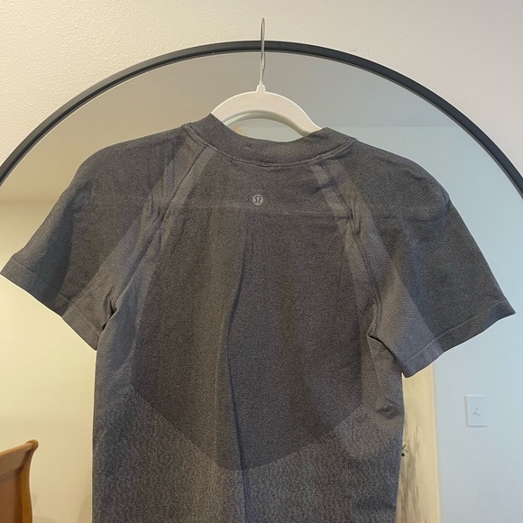 Lululemon Seamless Training Short Sleeve Swiftly Tech Shirt SIZE 10 - Picture 4 of 9